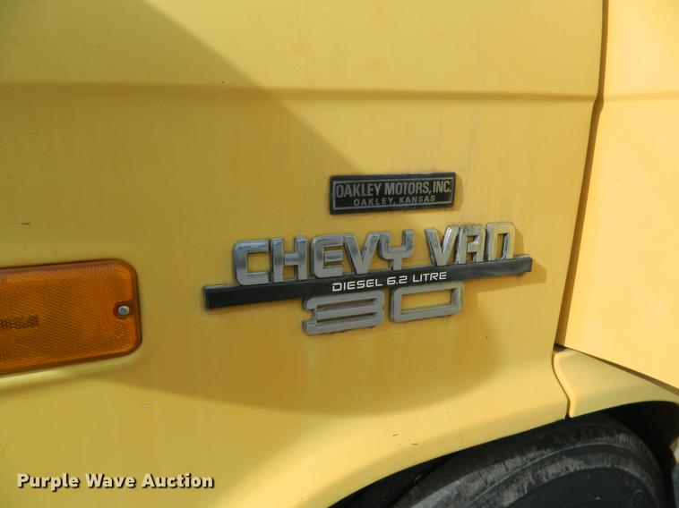 image for item DB1229 1993 Chevrolet G30 school bus