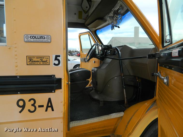 image for item DB1229 1993 Chevrolet G30 school bus