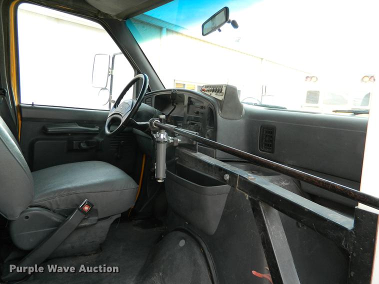 image for item DB6681 1994 Ford E350 school bus