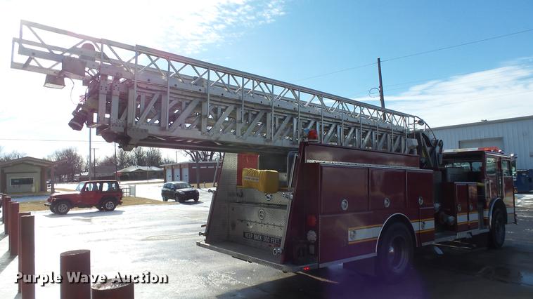image for item DC0543 1985 Pierce Quint ladder fire truck