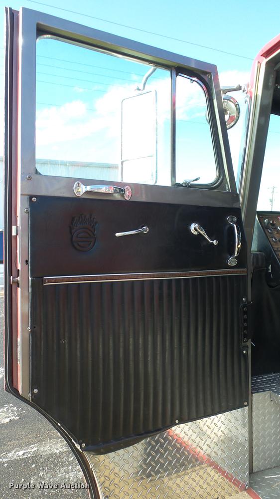 image for item DC0543 1985 Pierce Quint ladder fire truck