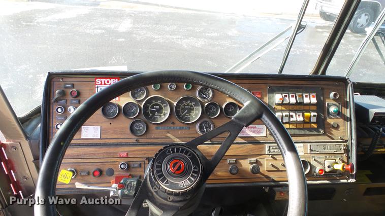 image for item DC0543 1985 Pierce Quint ladder fire truck