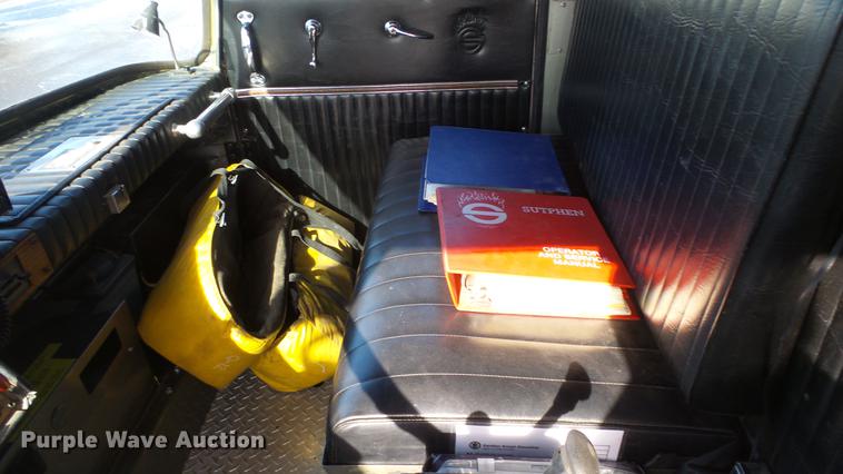 image for item DC0543 1985 Pierce Quint ladder fire truck