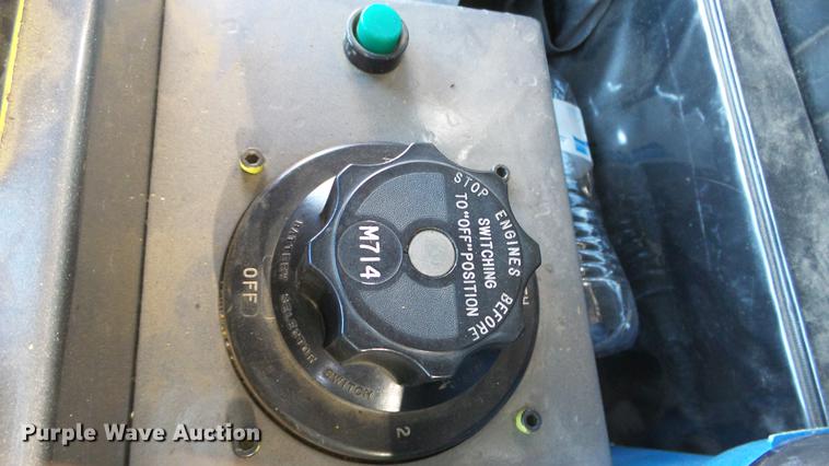 image for item DC0543 1985 Pierce Quint ladder fire truck