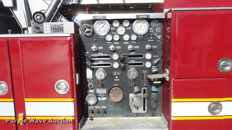 image for item DC0543 1985 Pierce Quint ladder fire truck