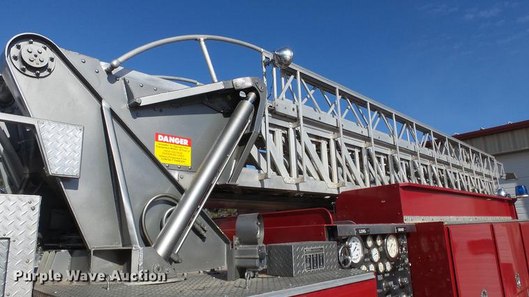 image for item DC0543 1985 Pierce Quint ladder fire truck