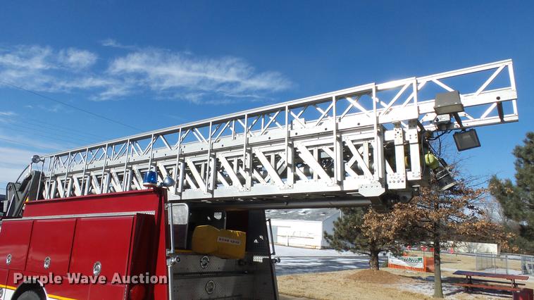 image for item DC0543 1985 Pierce Quint ladder fire truck