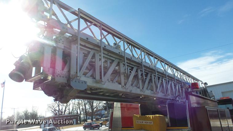 image for item DC0543 1985 Pierce Quint ladder fire truck