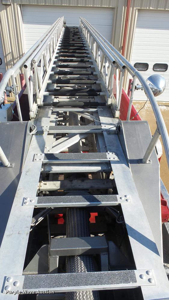 image for item DC0543 1985 Pierce Quint ladder fire truck