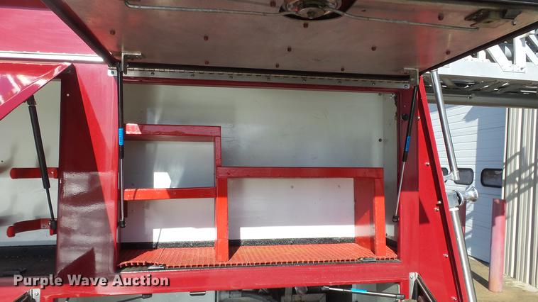 image for item DC0543 1985 Pierce Quint ladder fire truck