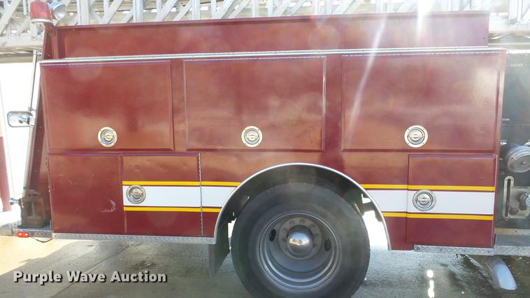image for item DC0543 1985 Pierce Quint ladder fire truck