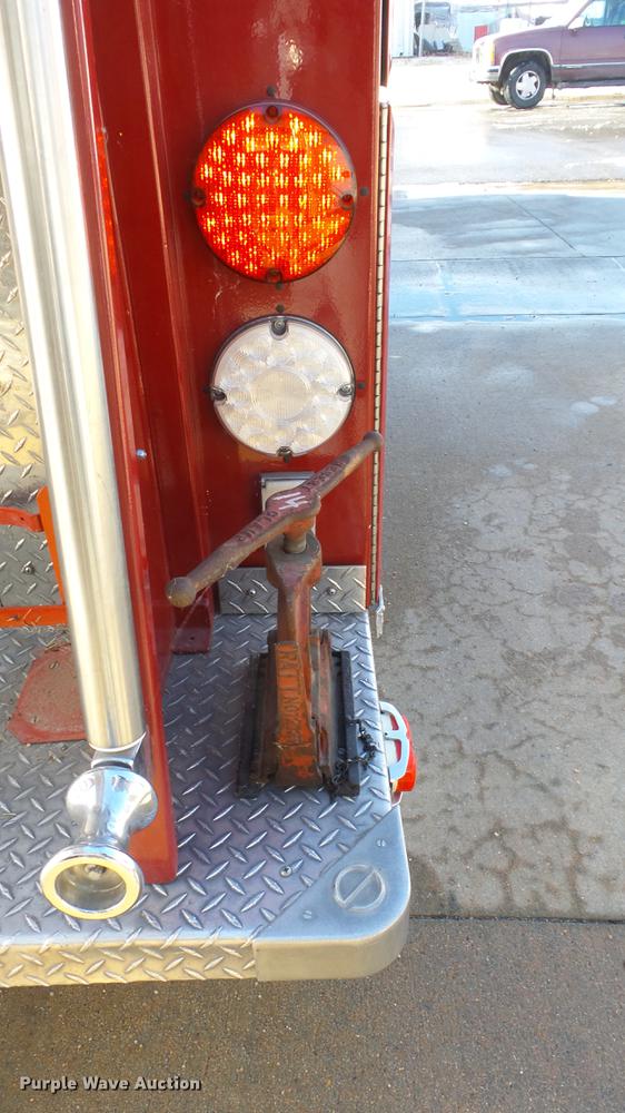 image for item DC0543 1985 Pierce Quint ladder fire truck