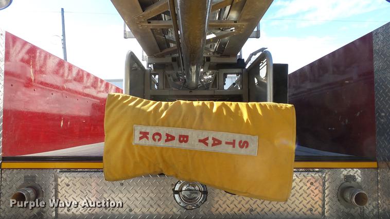 image for item DC0543 1985 Pierce Quint ladder fire truck