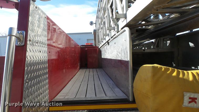 image for item DC0543 1985 Pierce Quint ladder fire truck