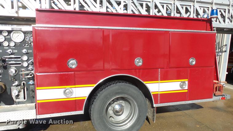image for item DC0543 1985 Pierce Quint ladder fire truck