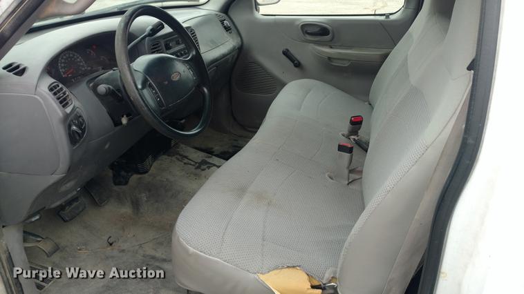 image for item DC0838 2000 Ford F150 pickup truck