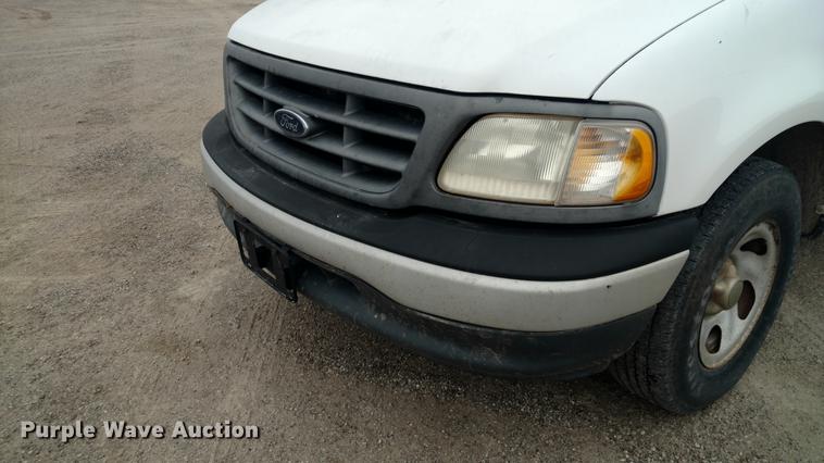 image for item DC0838 2000 Ford F150 pickup truck