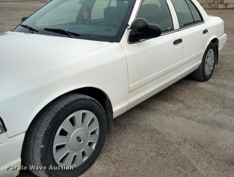 image for item DC0840 2011 Ford Crown Victoria Police Interceptor