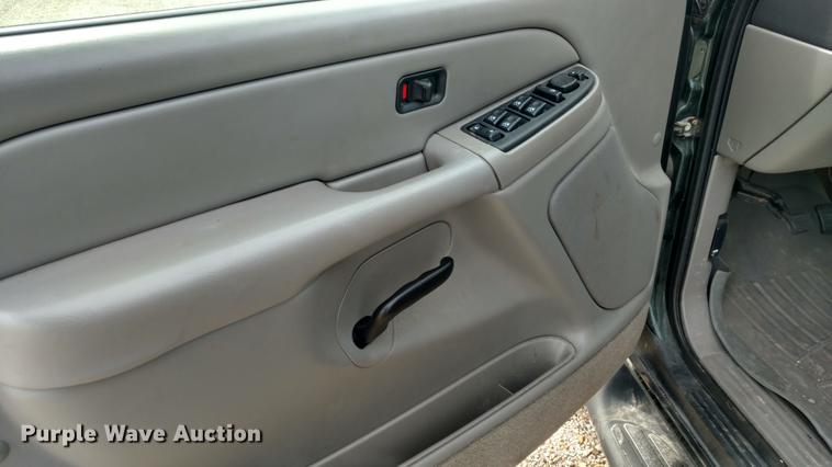 image for item DC0845 2004 Chevrolet Tahoe SUV