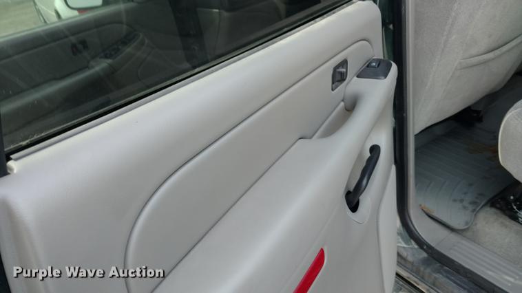 image for item DC0845 2004 Chevrolet Tahoe SUV