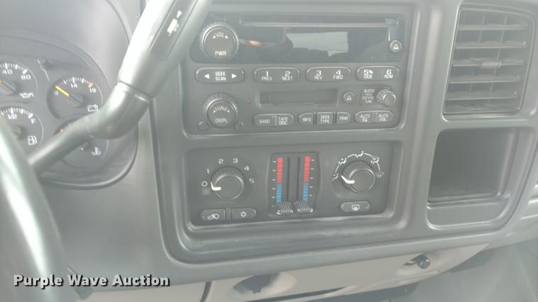 image for item DC0845 2004 Chevrolet Tahoe SUV