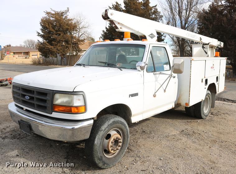 image for item DC3558 1993 Ford F350 Super Duty bucket truck