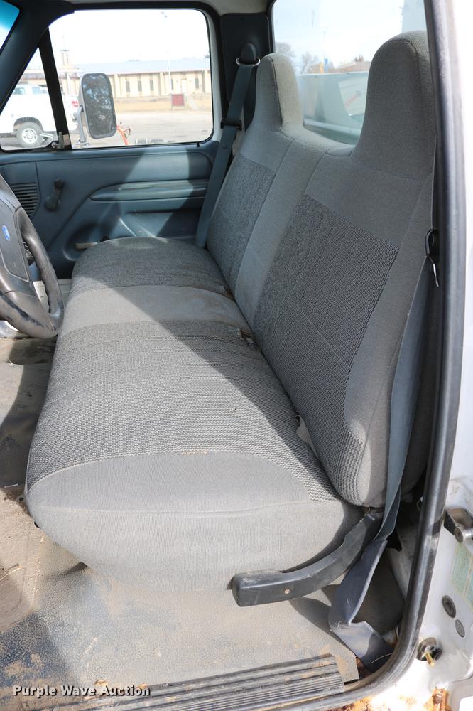 image for item DC3558 1993 Ford F350 Super Duty bucket truck