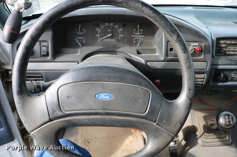 image for item DC3558 1993 Ford F350 Super Duty bucket truck