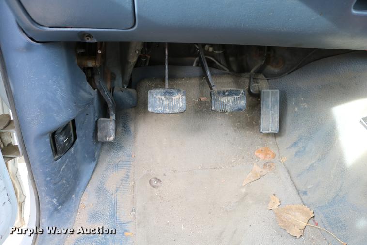 image for item DC3558 1993 Ford F350 Super Duty bucket truck