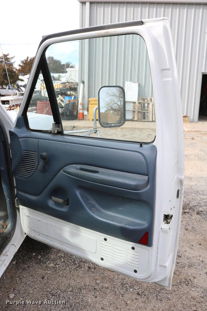 image for item DC3558 1993 Ford F350 Super Duty bucket truck