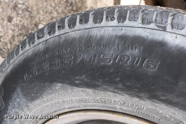 image for item DC3558 1993 Ford F350 Super Duty bucket truck