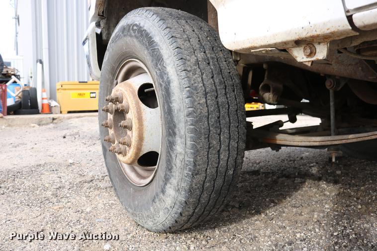 image for item DC3558 1993 Ford F350 Super Duty bucket truck