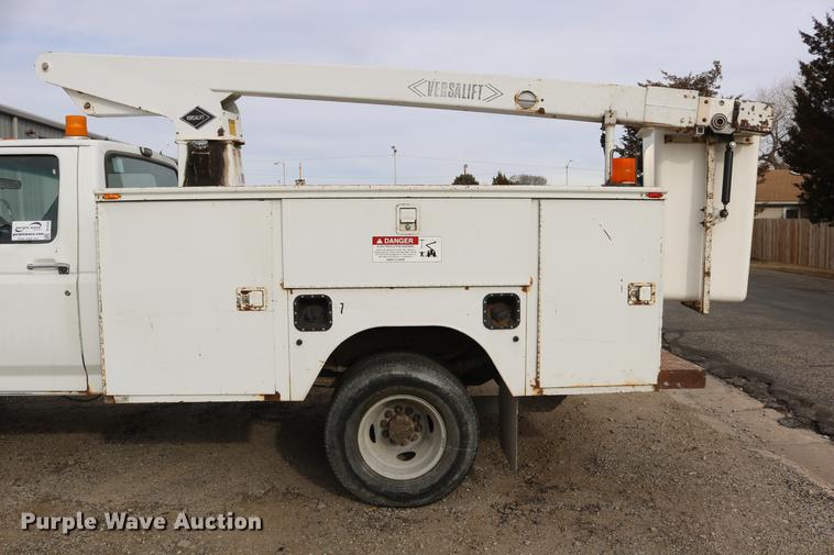 image for item DC3558 1993 Ford F350 Super Duty bucket truck