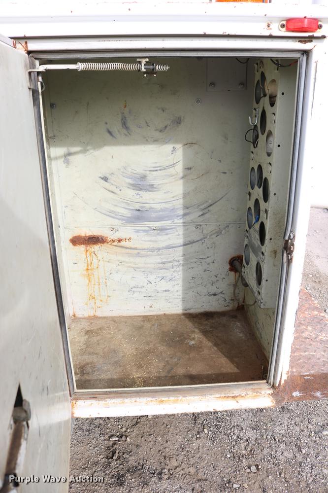 image for item DC3558 1993 Ford F350 Super Duty bucket truck