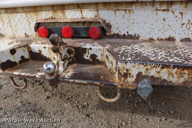 image for item DC3558 1993 Ford F350 Super Duty bucket truck