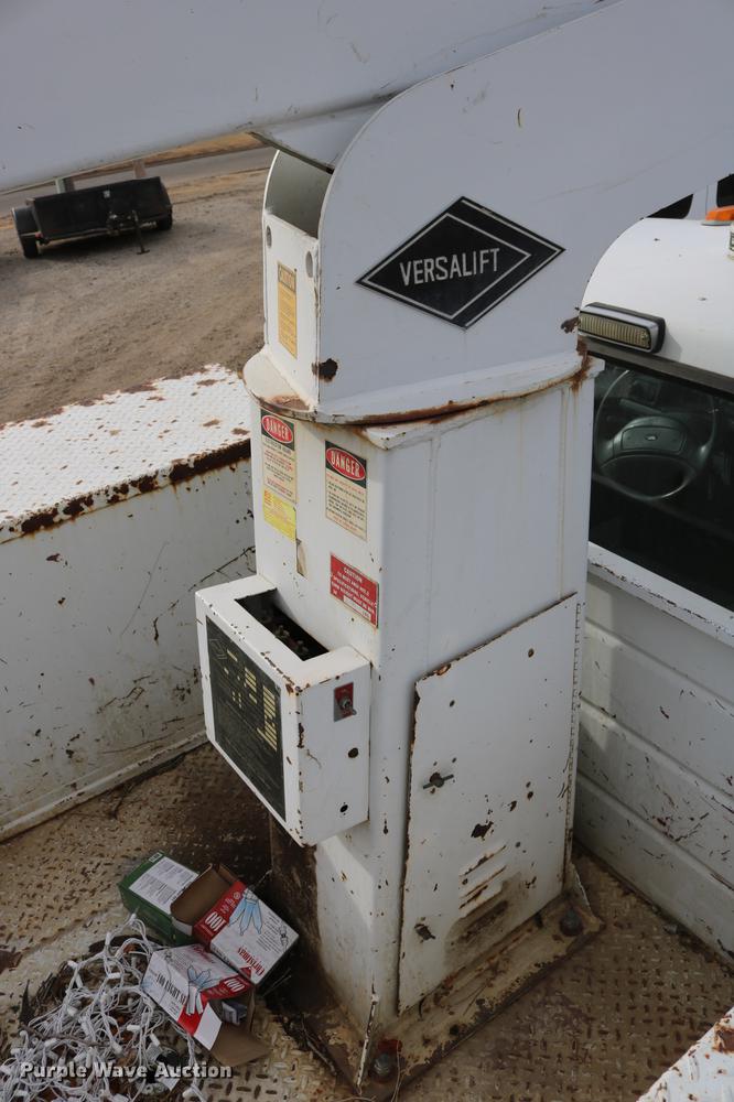 image for item DC3558 1993 Ford F350 Super Duty bucket truck
