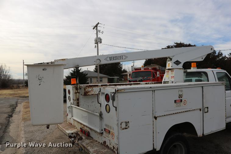 image for item DC3558 1993 Ford F350 Super Duty bucket truck