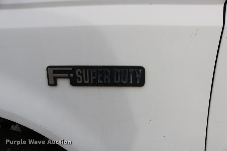 image for item DC3558 1993 Ford F350 Super Duty bucket truck