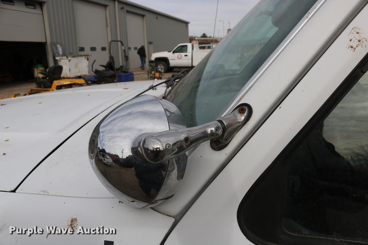 image for item DC3558 1993 Ford F350 Super Duty bucket truck