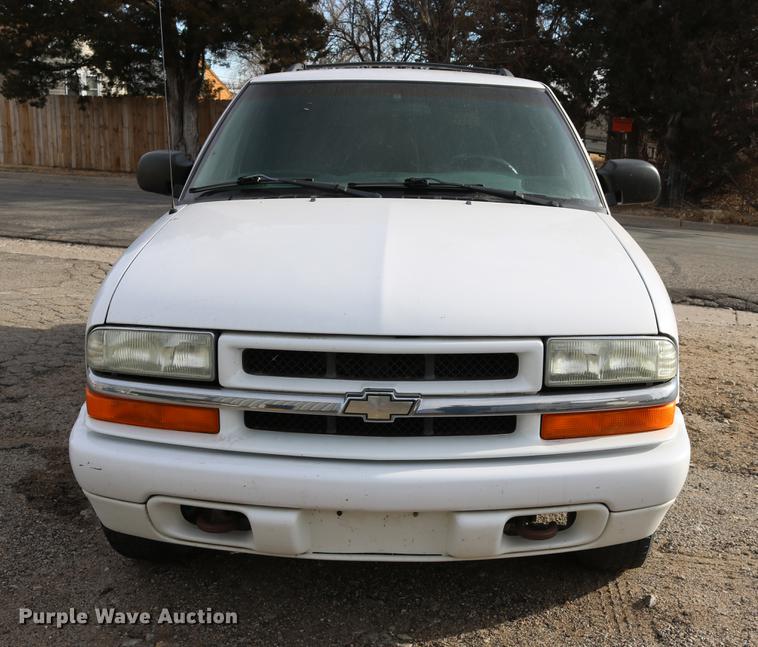 image for item DC3559 2003 Chevrolet Blazer SUV