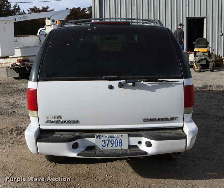 image for item DC3559 2003 Chevrolet Blazer SUV
