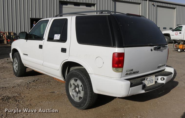 image for item DC3559 2003 Chevrolet Blazer SUV