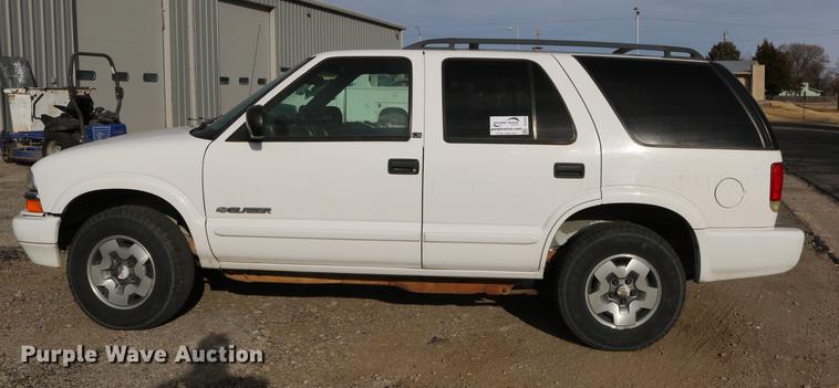 image for item DC3559 2003 Chevrolet Blazer SUV