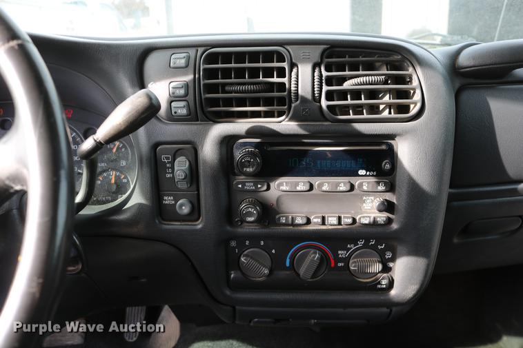 image for item DC3559 2003 Chevrolet Blazer SUV