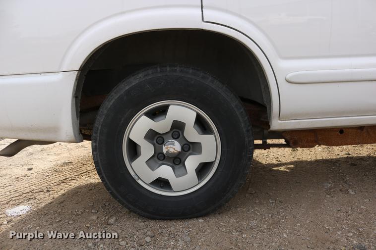 image for item DC3559 2003 Chevrolet Blazer SUV