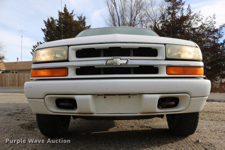 image for item DC3559 2003 Chevrolet Blazer SUV