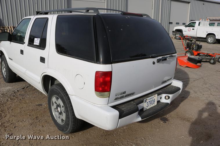 image for item DC3559 2003 Chevrolet Blazer SUV