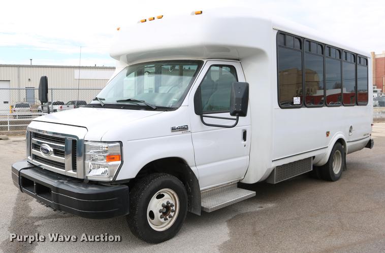 image for item DC3561 2012 Ford E450 shuttle bus
