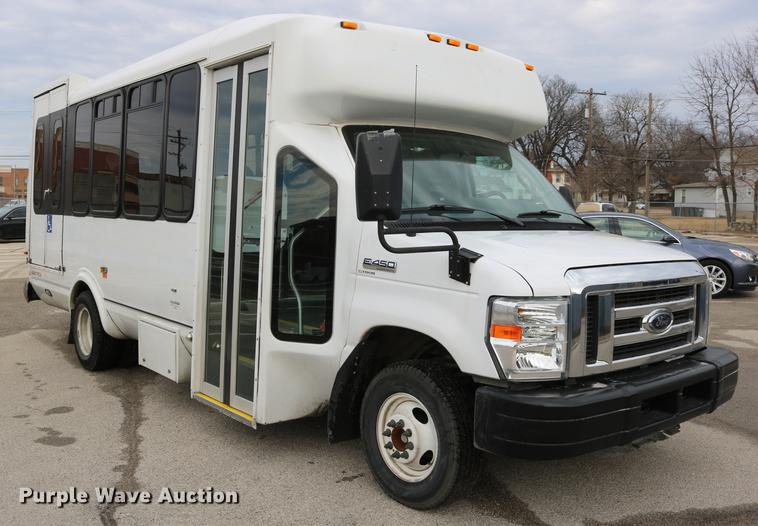 image for item DC3561 2012 Ford E450 shuttle bus