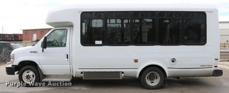 image for item DC3561 2012 Ford E450 shuttle bus